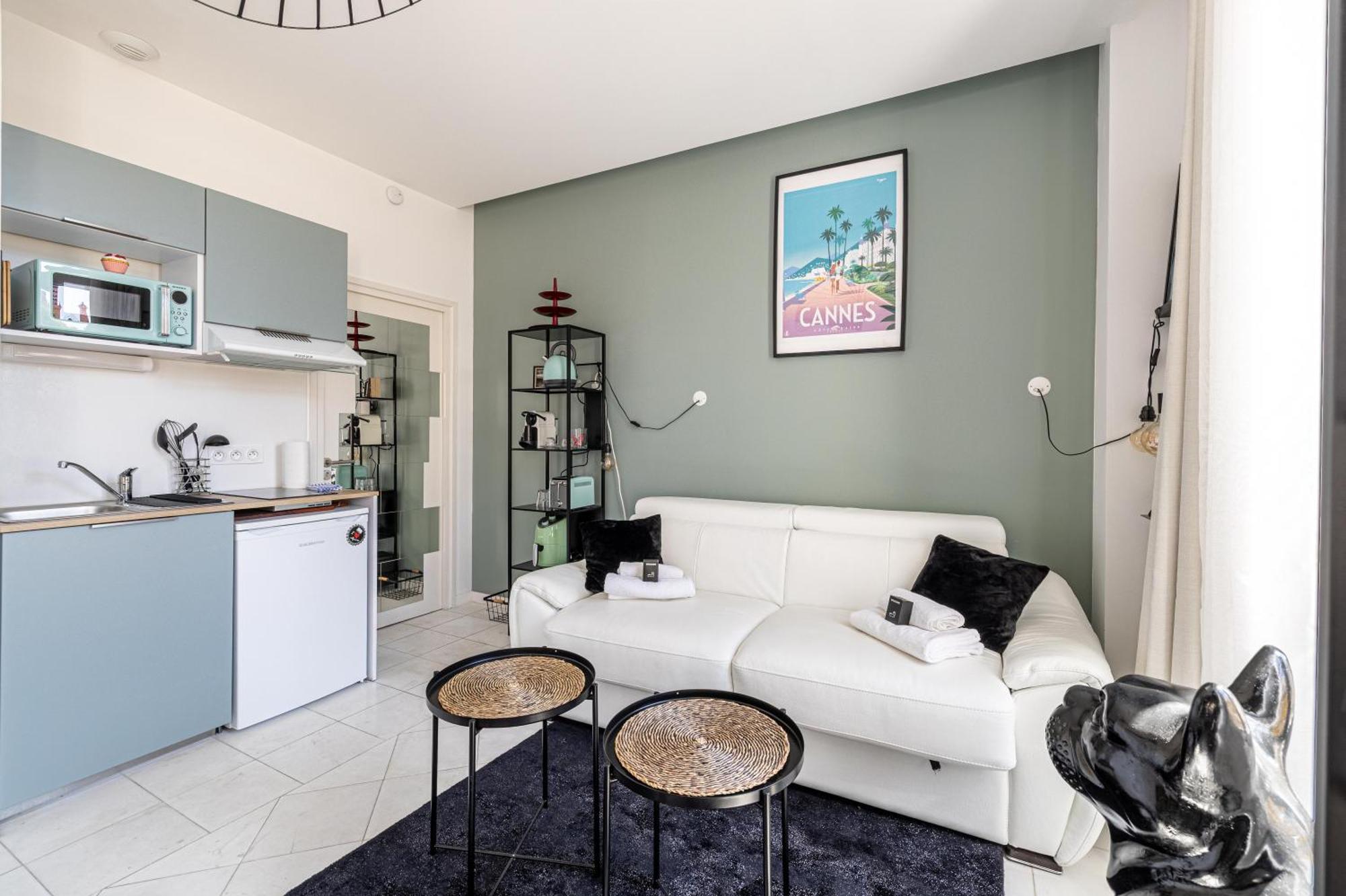 Private - Small Studio For Two At 5 Minutes From Croisette Cannes Bagian luar foto